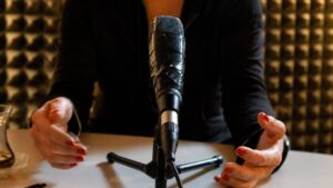 Zentrales Mikrofon in einer Aufnahmesituation